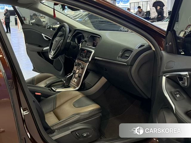 Volvo V40 id 4239002 из Китая 17