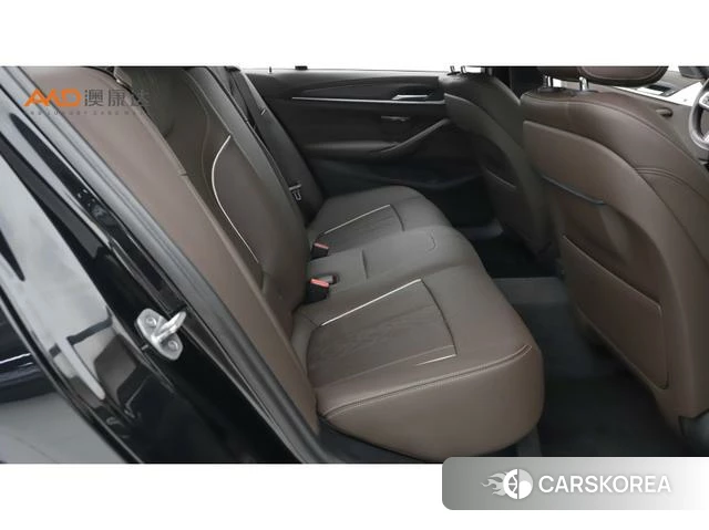 BMW 5 series 2022 Черный из Китая, фото 3