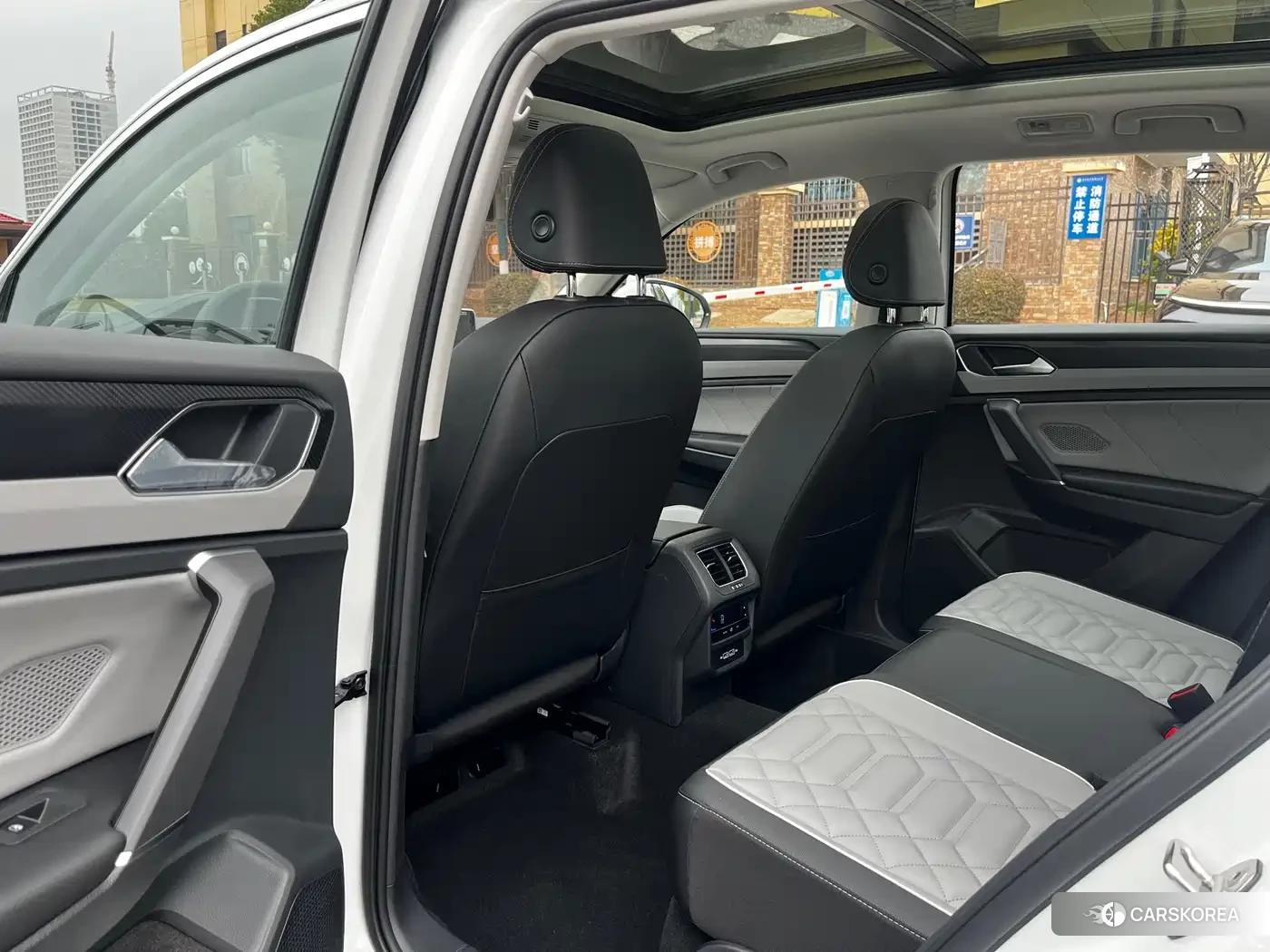 Volkswagen Tayron 2026 Белый из Китая, фото 3