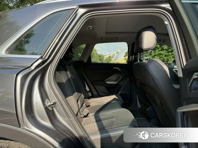 Audi Q3 2021 Серебристо-серый из Китая, фото 3