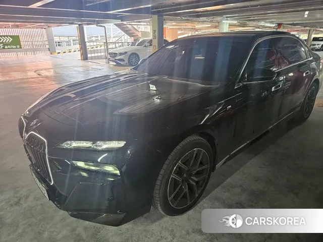 BMW 7 Series (G70) 2025 Черный из Кореи, фото 4