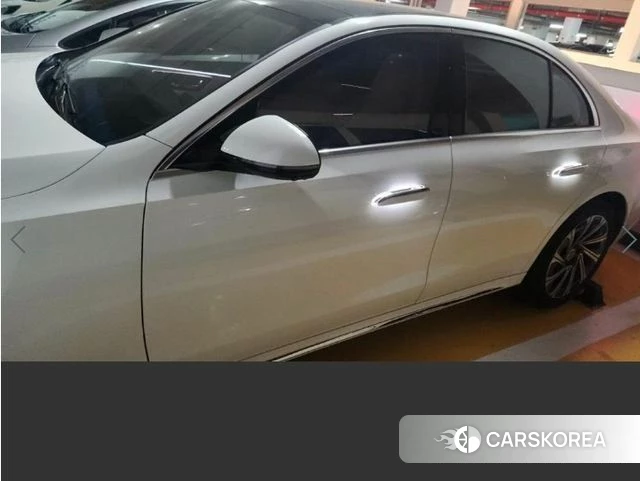 Mercedes-Benz E-Class W214 2025 Белый из Кореи, фото 3