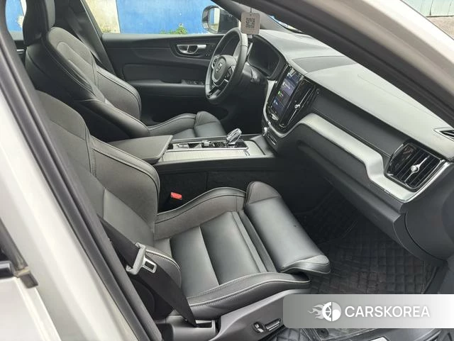 Volvo XC60 2025 Белый из Китая, фото 5