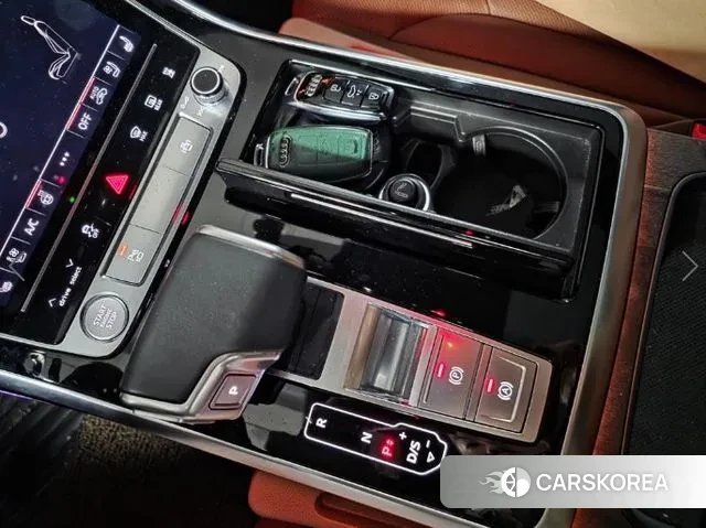 Audi Q7 (4M) 2020 Серебряный из Кореи, фото 6