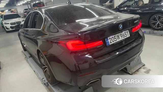 BMW 5 Series (G30) 2023 Черный из Кореи, фото 3