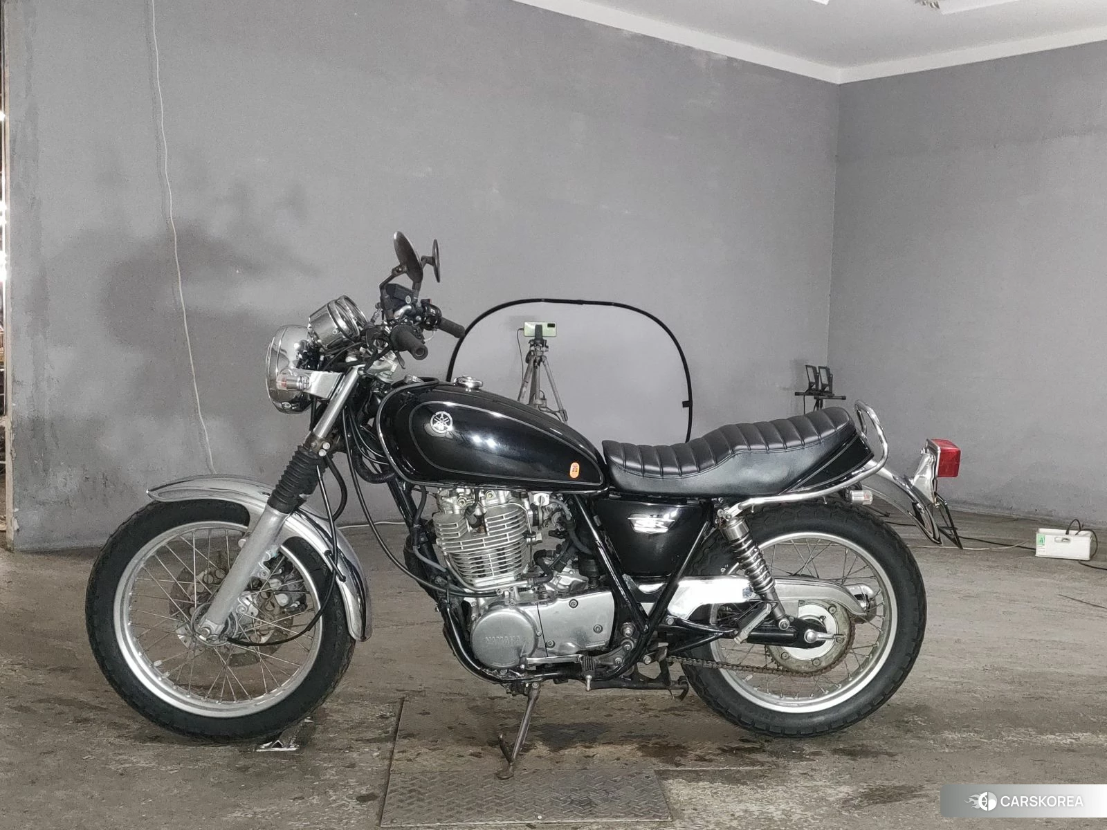 Проданный Yamaha SR 400 2016 из Японии