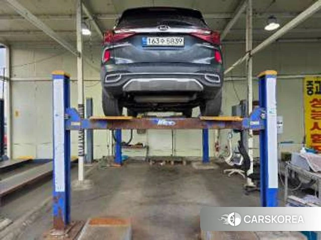 Kia Seltos 2021 Серый из Кореи, фото 3