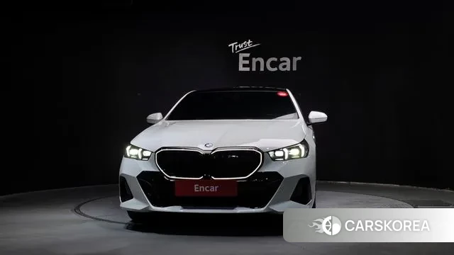 BMW 5 Series (G60) id 3371819 из Кореи 13