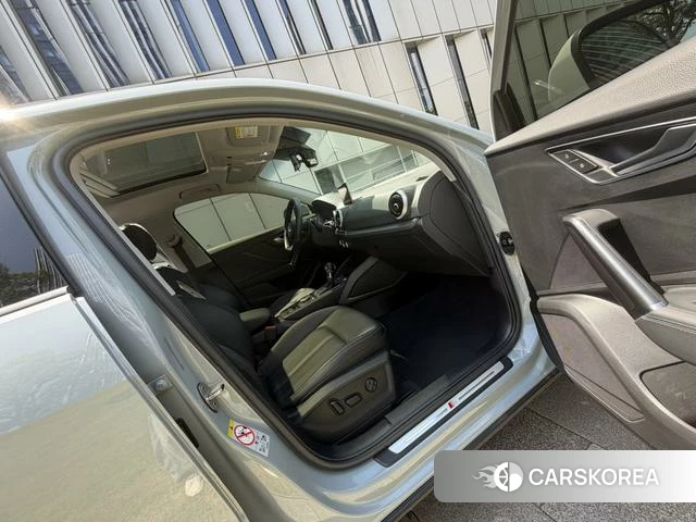 Audi Q2L id 4301459 из Китая 11
