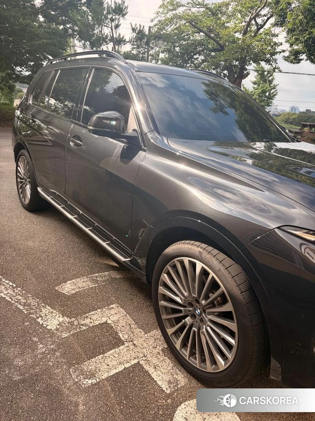 BMW X7 (G07) 2024 Черный из Кореи, фото 3