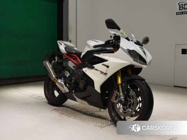 Triumph DAYTONA 675R 2014 из Японии, фото 5