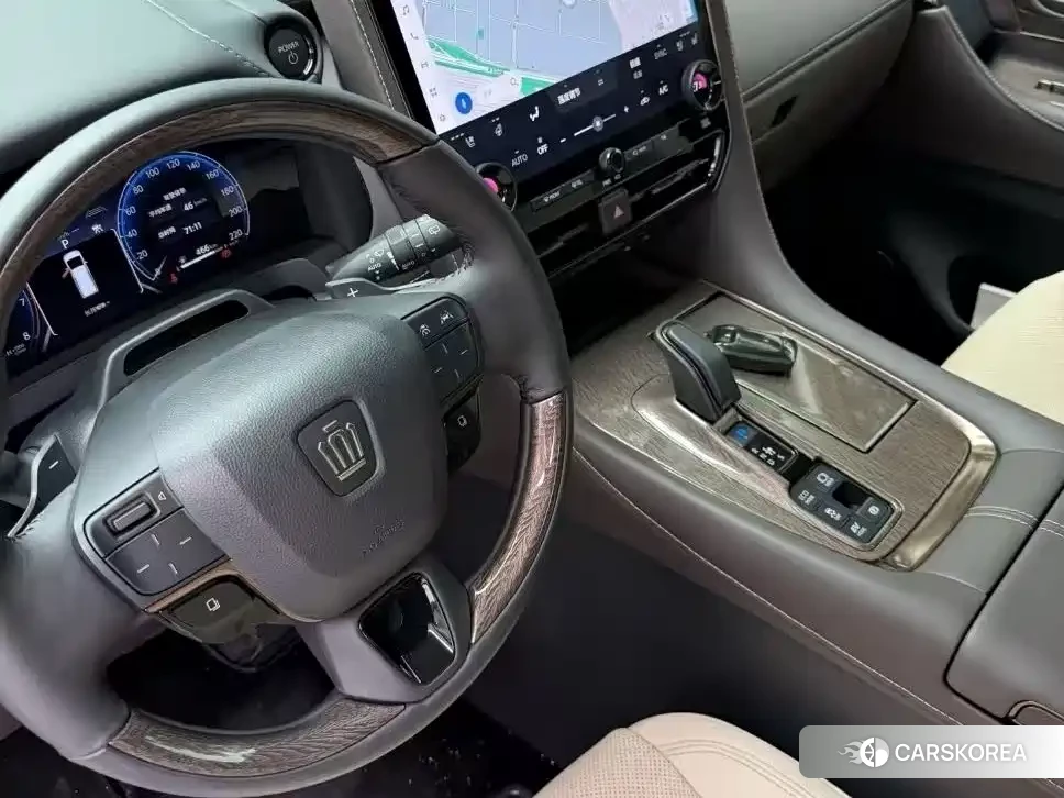 Toyota Vellfire 2024 Черный из Китая, фото 3