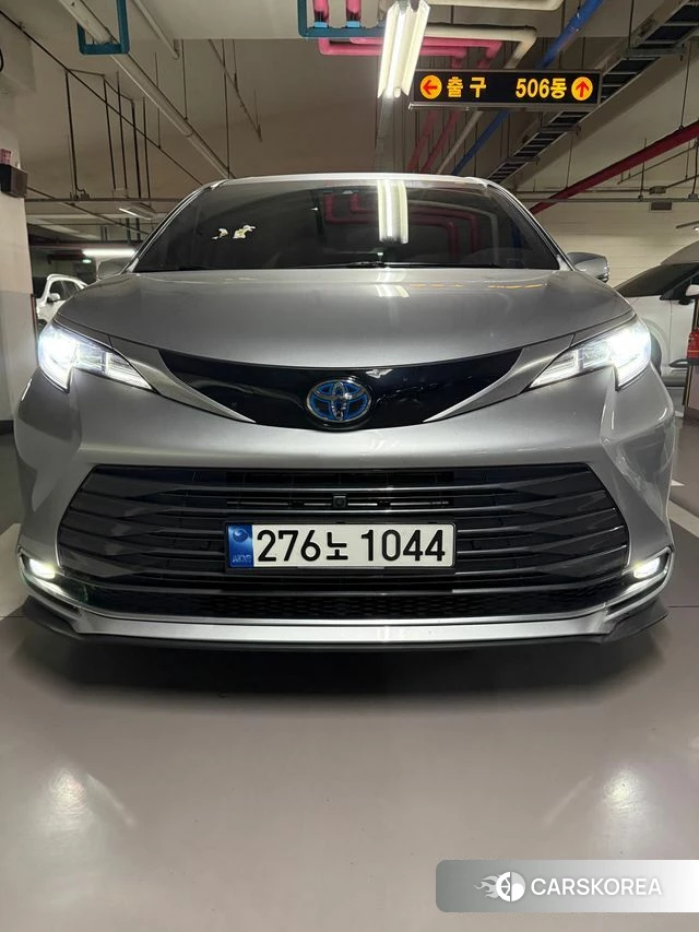 Toyota Sienna 4th Generation 2022 Песочный из Кореи, фото 3