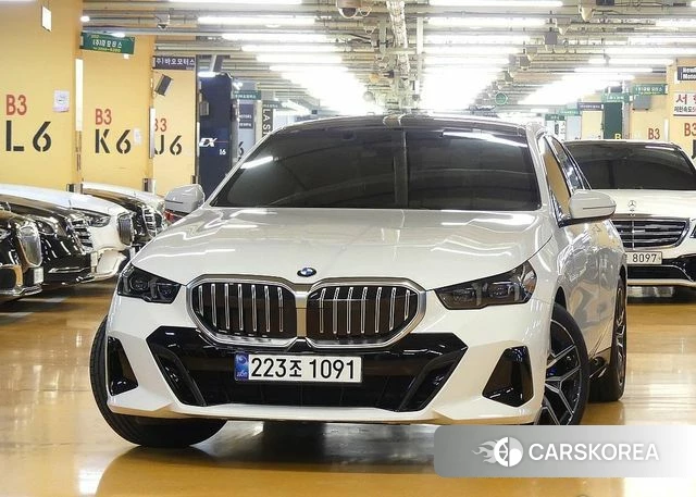 BMW 5 Series (G60) id 3838226 из Кореи 13