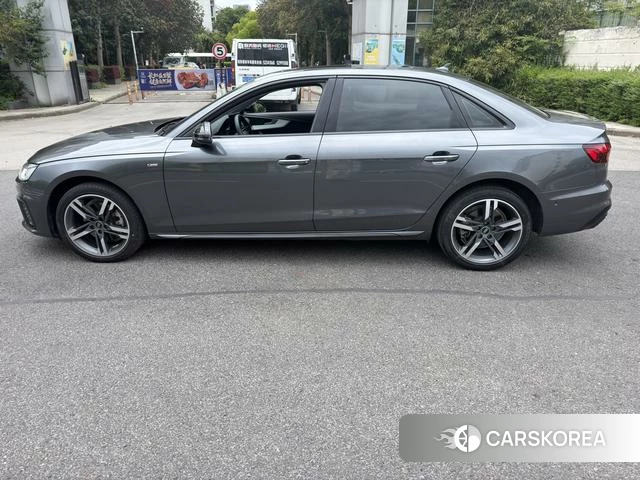 Audi A4L 2023 Темно-серый из Китая, фото 3