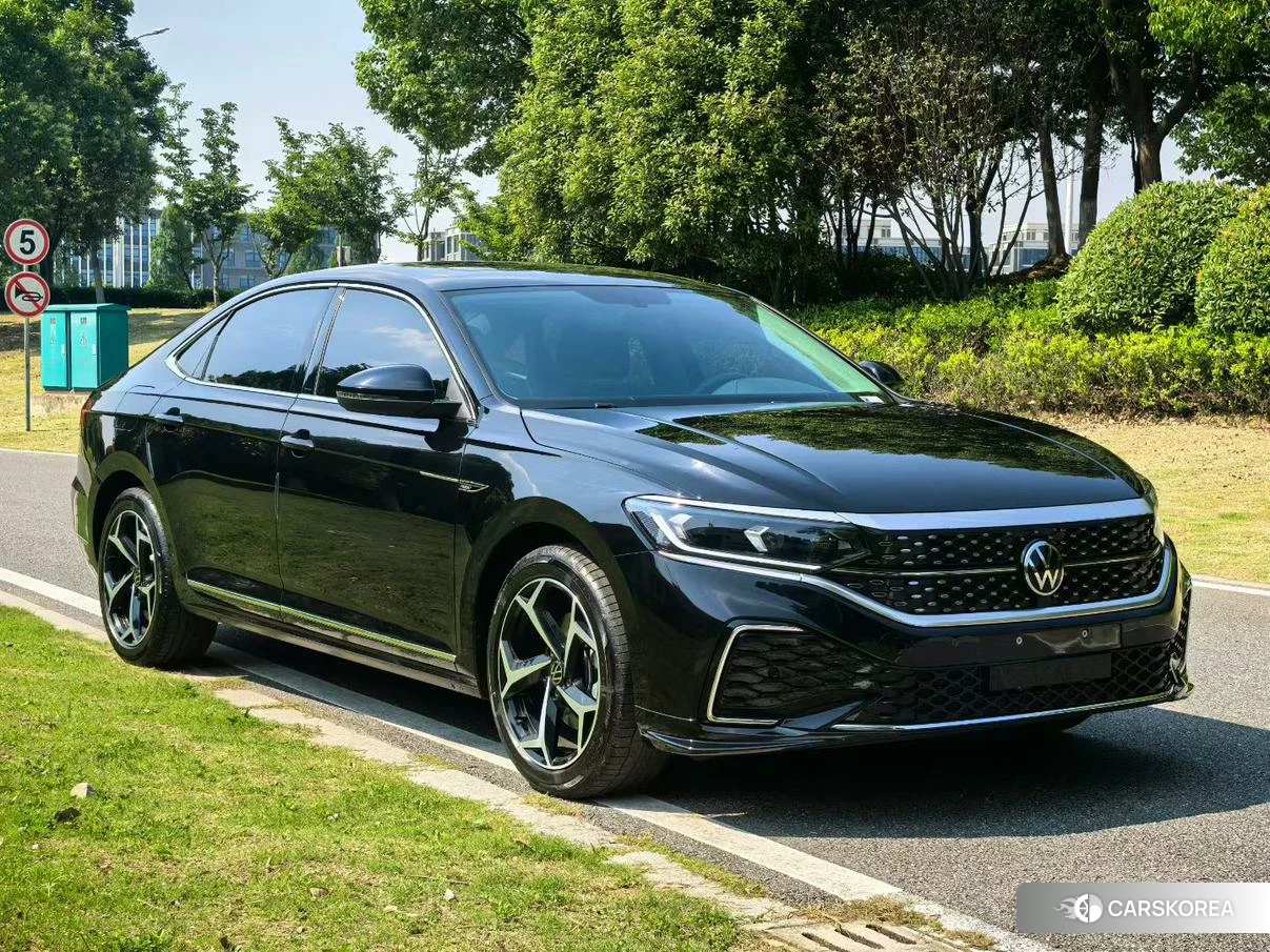 Volkswagen Passat 2025 Черный из Китая, фото 3
