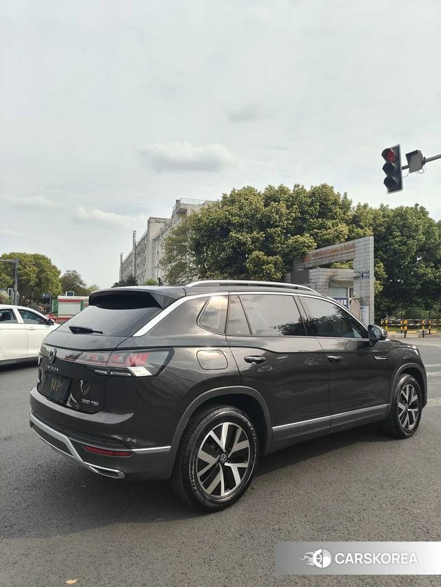 Volkswagen Tanyue 2023 Темно-серый из Китая, фото 3