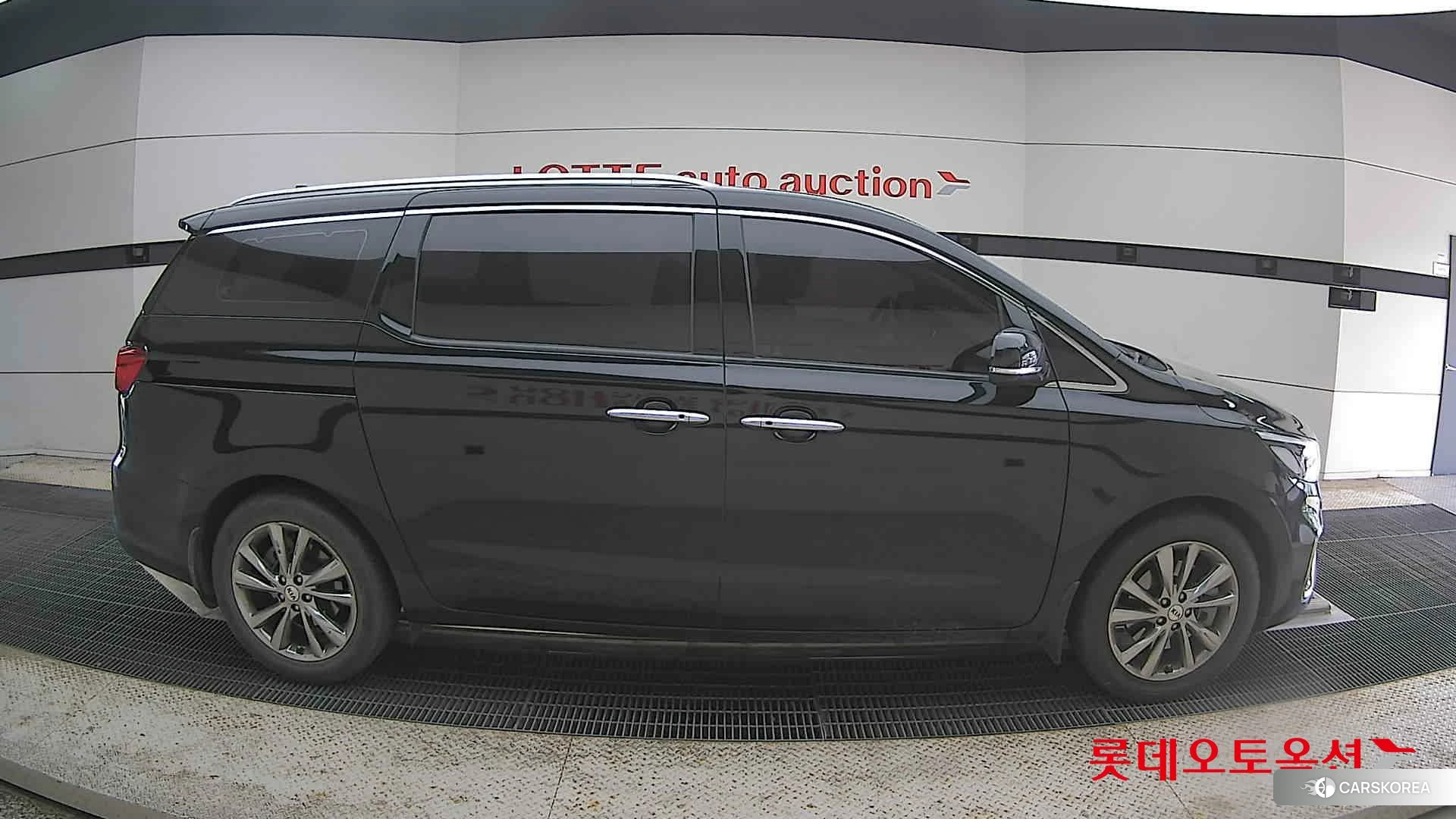 Kia Carnival id 4347383 из Кореи 23