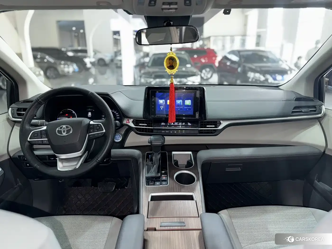 Toyota Sienna 2023 Белый из Китая, фото 3