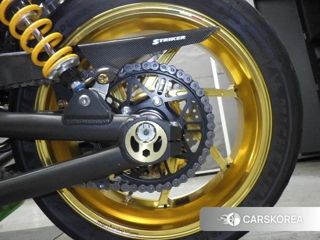 Kawasaki ZRX 1200 id 4192613 из Японии 23