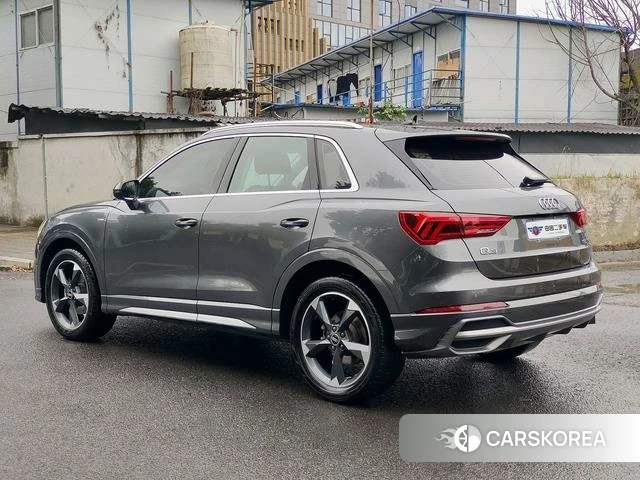 Audi Q3 2021 Темно-серый из Китая, фото 3