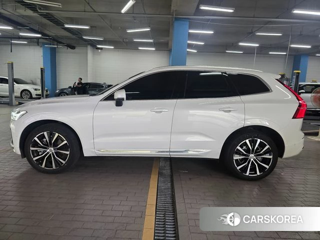 Volvo XC60 second Generation 2024 Белый из Кореи, фото 3