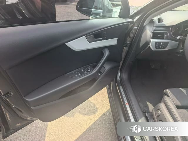 Audi A4L id 4271824 из Китая 7