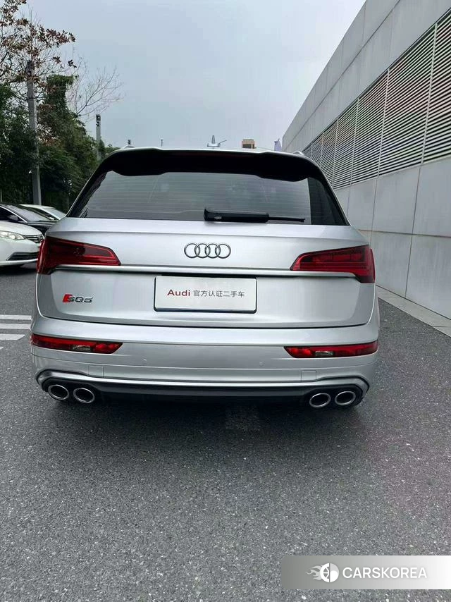 Audi SQ5 2023 Серебристо-серый из Китая, фото 5