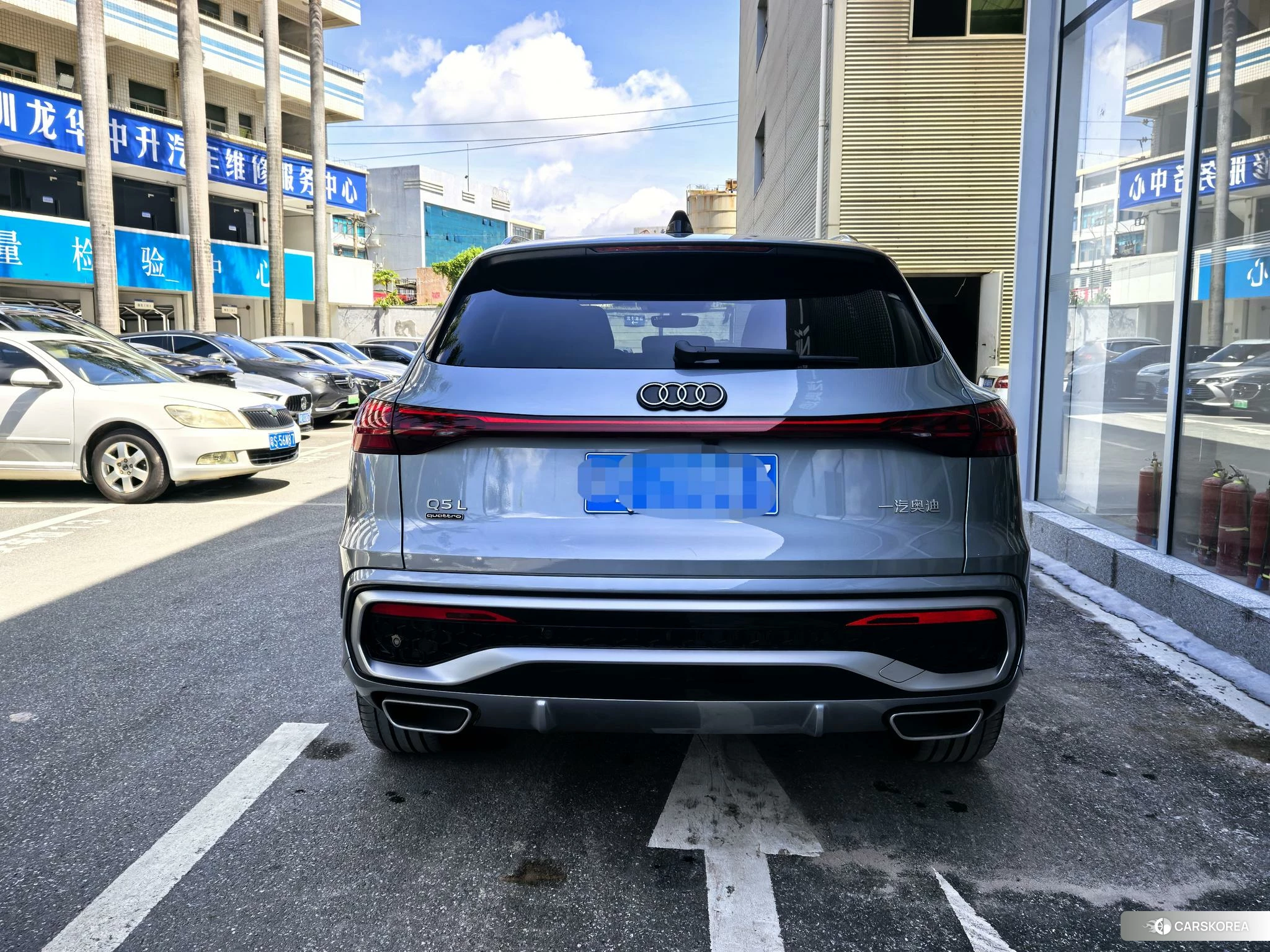 Audi Q5L 2026 Серебристо-серый из Китая, фото 4