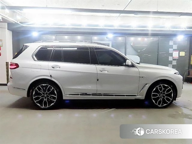 BMW X7 (G07) 2025 Белый из Кореи, фото 3