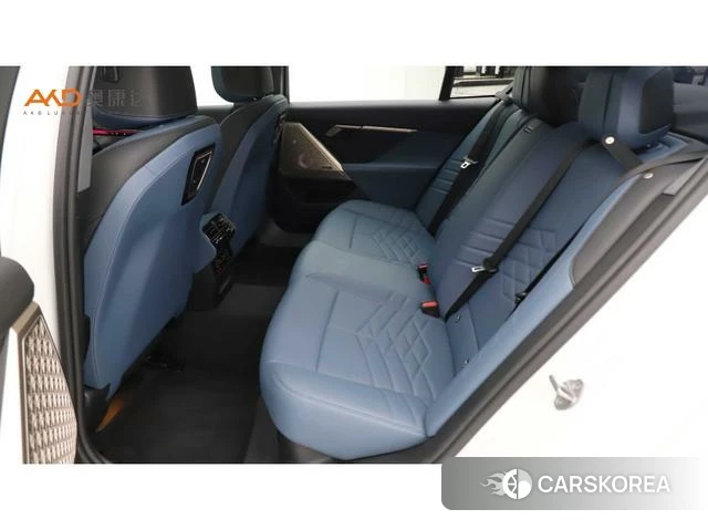 BMW 5 series 2024 Белый из Китая, фото 3