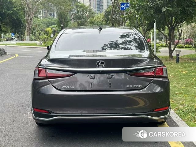 Lexus ES 2021 Темно-серый из Китая, фото 3