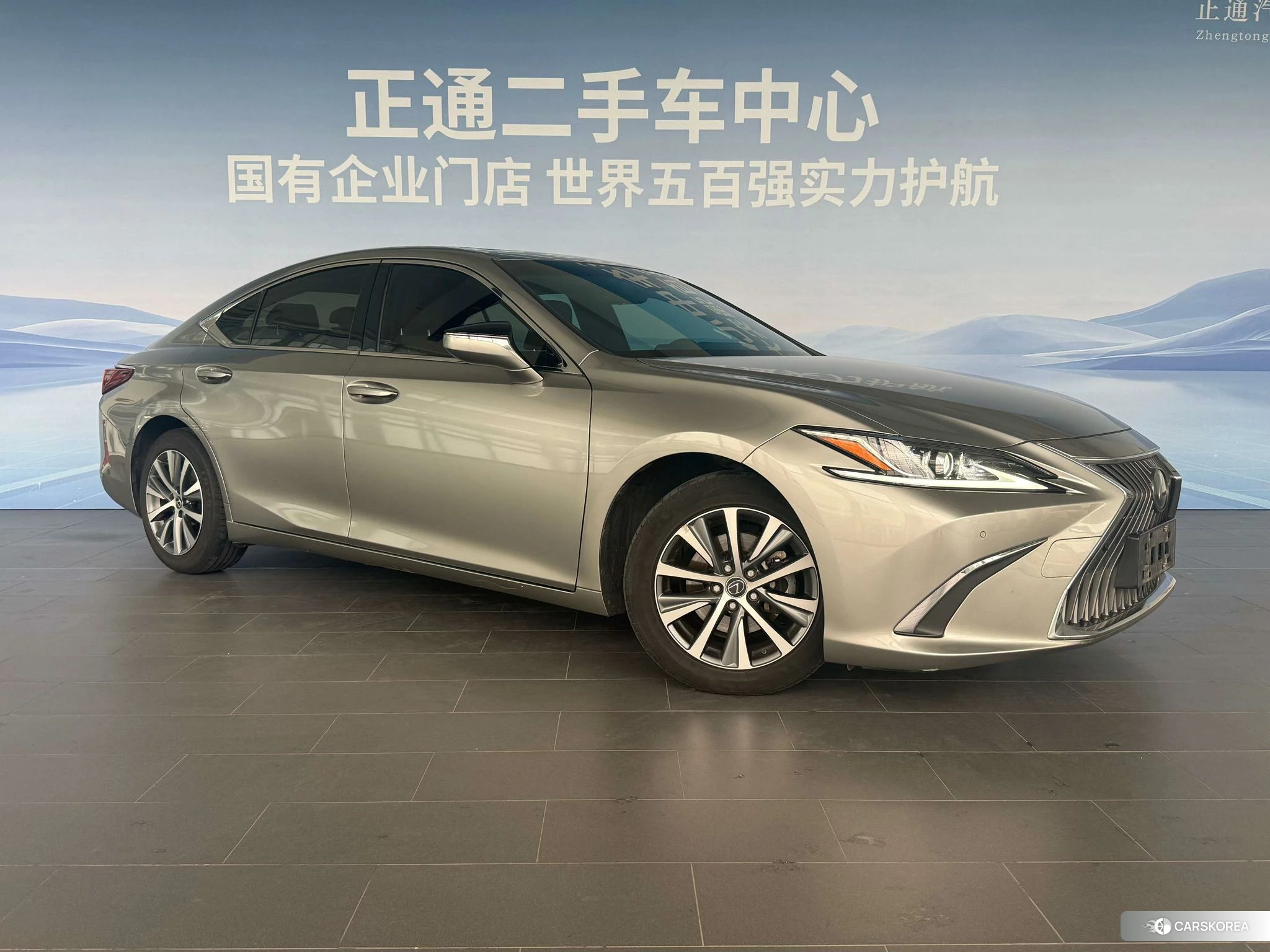 Lexus ES id 4468016 из Китая 19