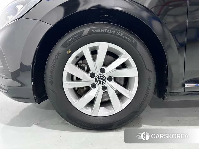 Volkswagen Passat 2025 Черный из Китая, фото 3