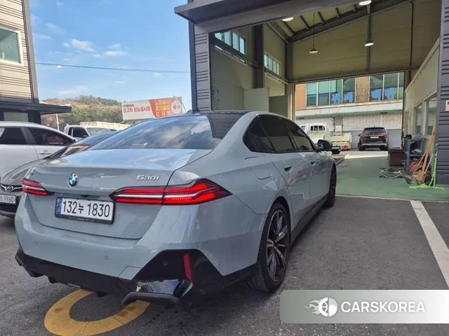 BMW 5 Series (G60) 2024 Белый из Кореи, фото 3