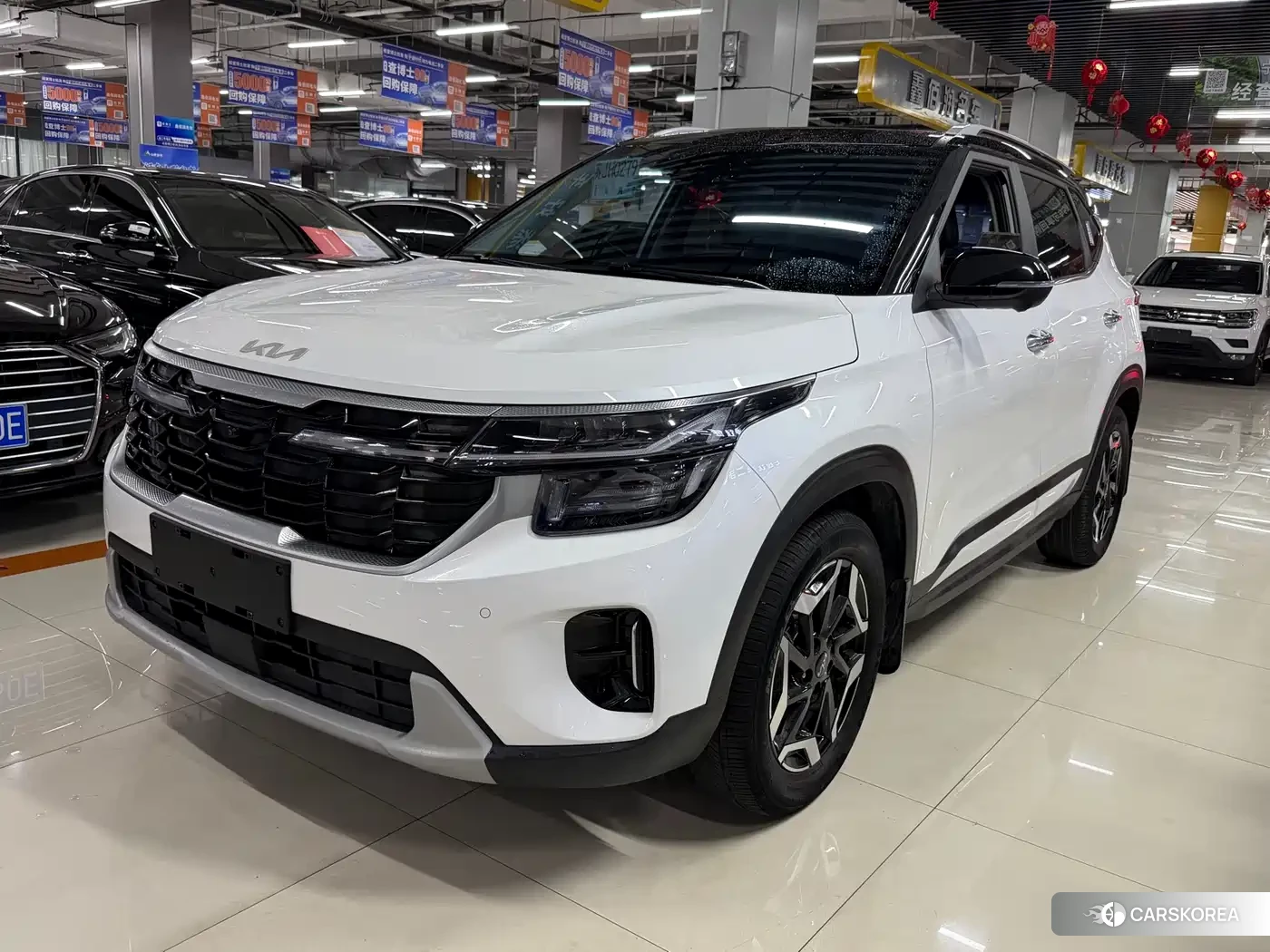 Kia Seltos 2023 Белый из Китая, фото 3