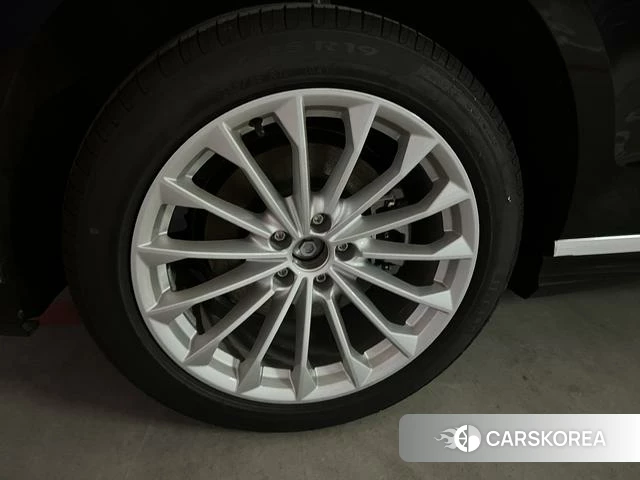 Audi A8 id 4258279 из Китая 8