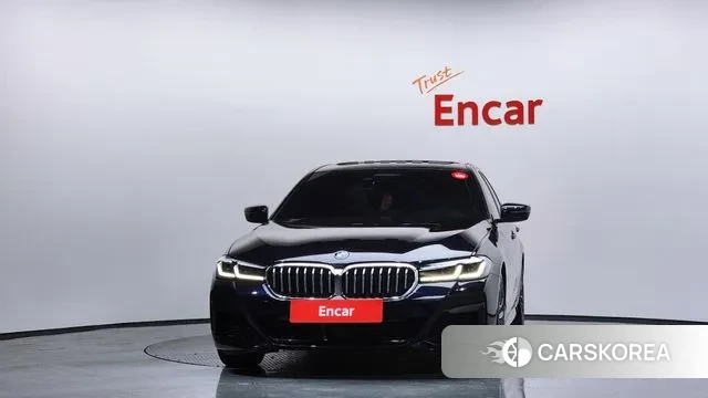 BMW 5 Series (G30) id 3348855 из Кореи 13