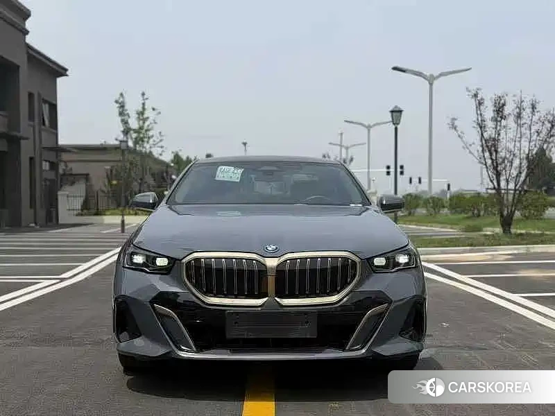 BMW i5 2024 Silver/gray из Китая, фото 3