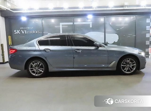 BMW 5 Series (G30) id 4887392 из Кореи 13