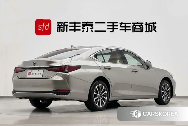 Lexus ES id 4271056 из Китая 23