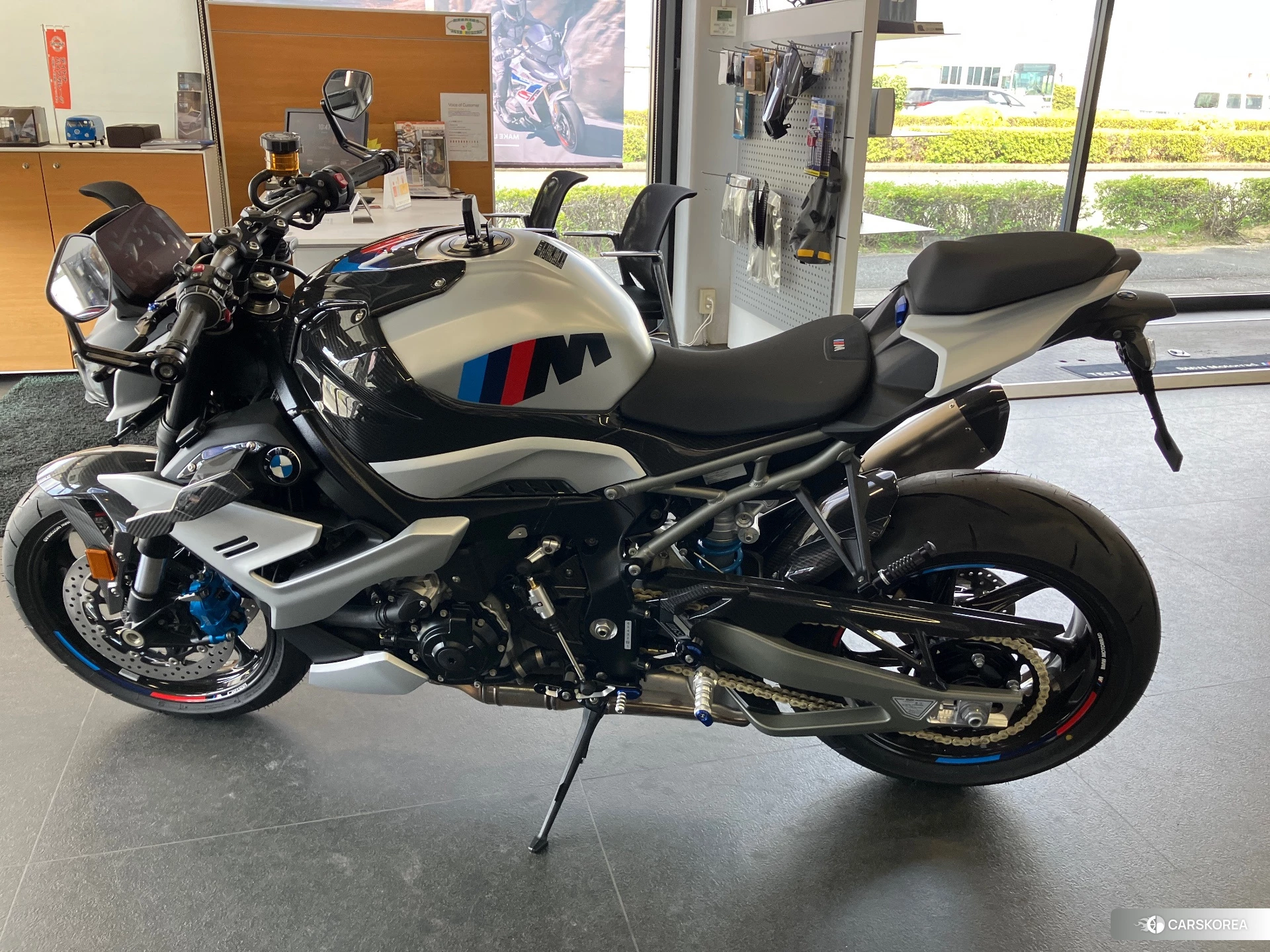BMW M1000R 2025 из Японии, фото 3