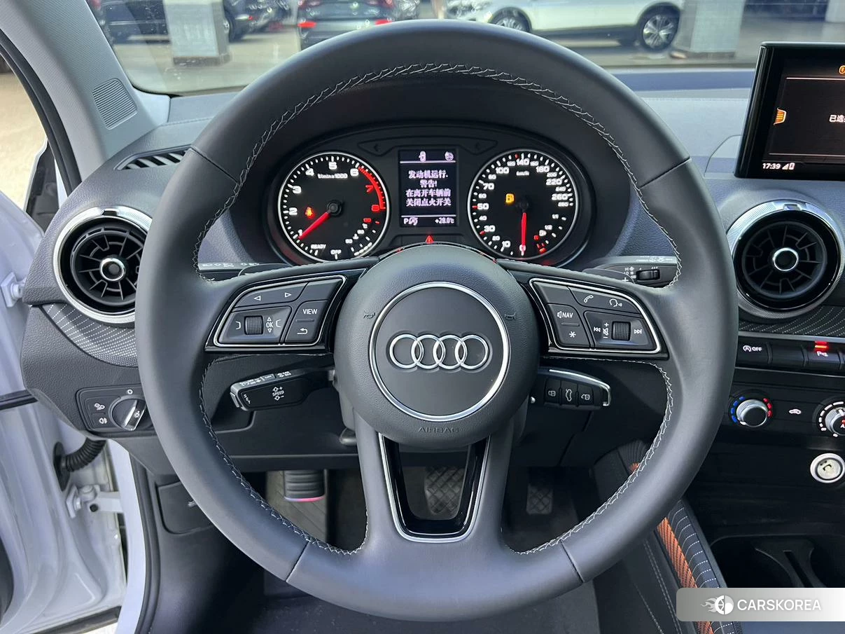 Audi Q2L id 4486193 из Китая 12