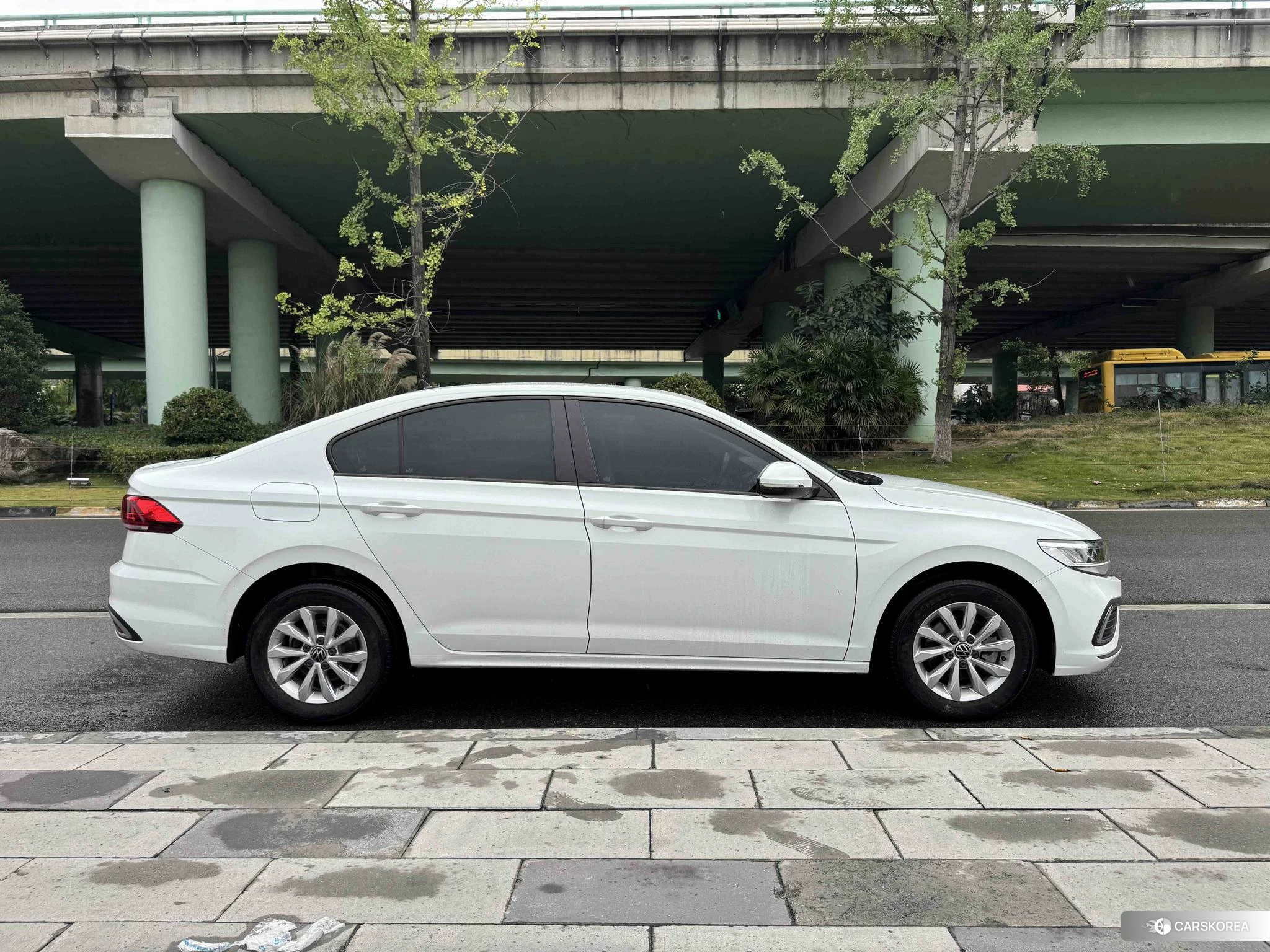 Volkswagen Bora 2022 Белый из Китая, фото 4