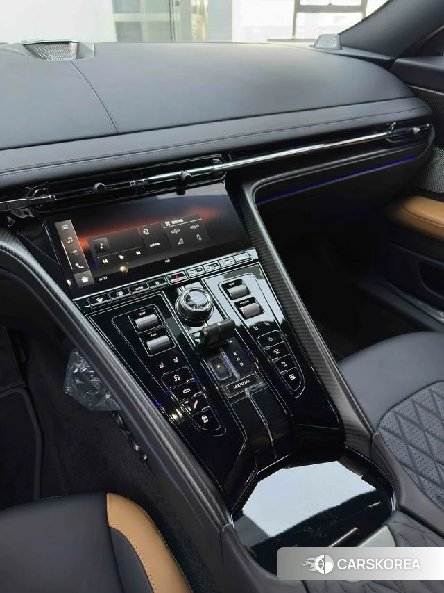 Aston Martin DB12 id 4182520 из Китая 21