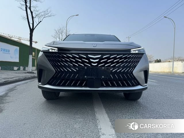 Roewe RX5 2023 Темно-серый из Китая, фото 5