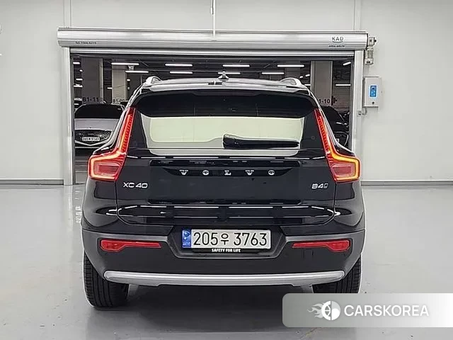 Volvo XC40 2024 Черный из Кореи, фото 3