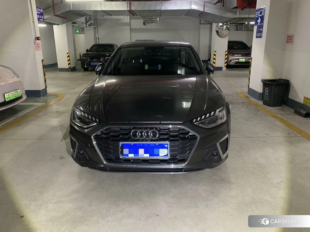 Audi A4L 2021 Темно-серый из Китая, фото 3