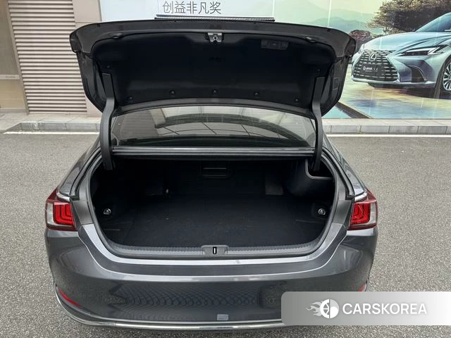 Lexus ES id 4291273 из Китая 11