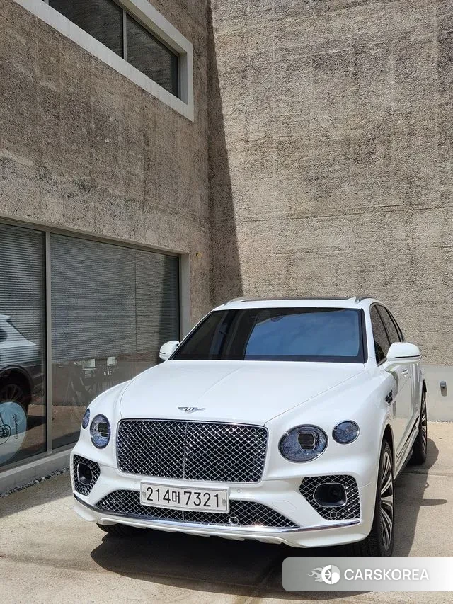 Bentley Bentayga 2021 Белый из Кореи, фото 3